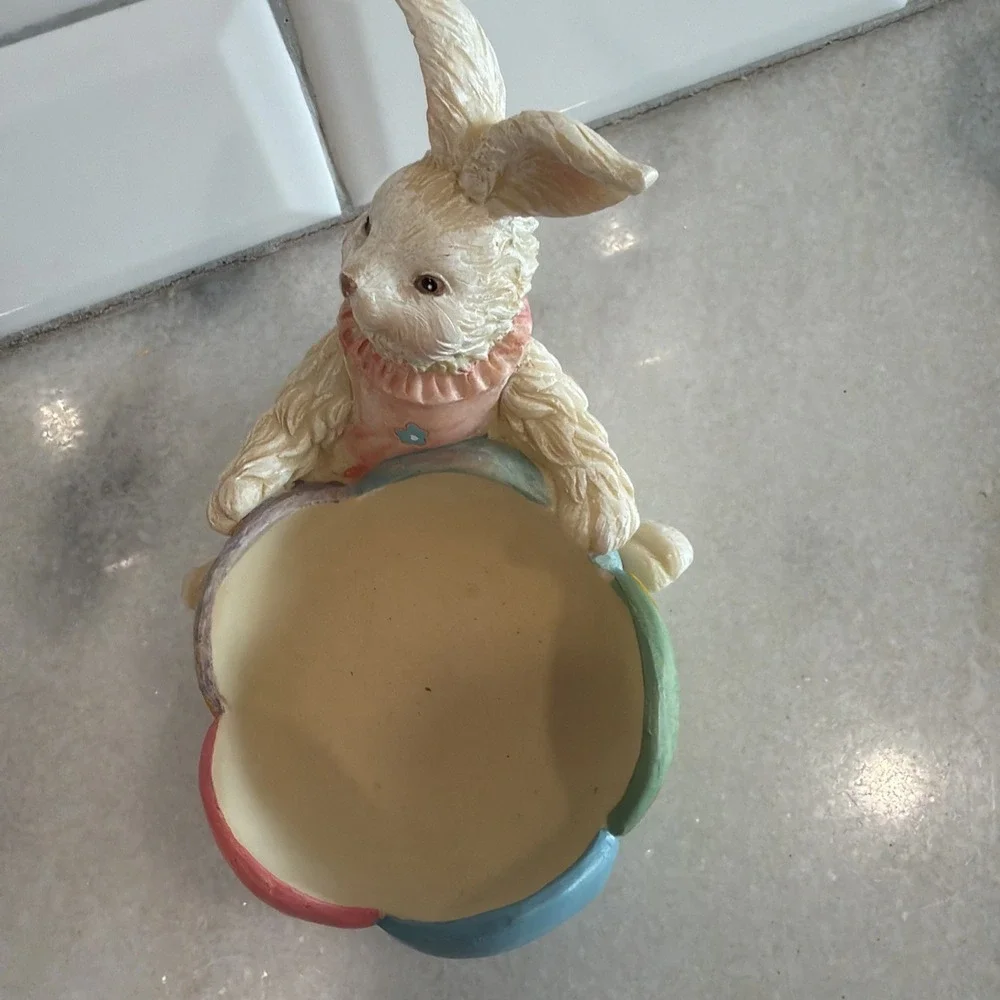 2009 Vintage Girl Easter Candy Dish With Cute Eggs‎ OLA03